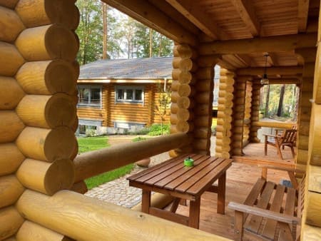Terrasse Hofseite zum See
